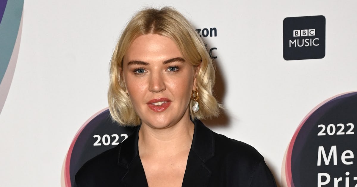 Who Is Self Esteem Dating? Rebecca Lucy Taylor Is Prioritising Pleasure