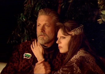 Delenn and Sheridan in the final episode of Babylon 5