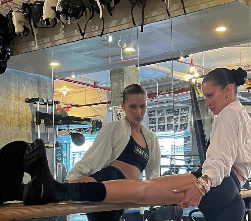 Bella Hadid works out in the gym doing her leg workout, according to TikTok.