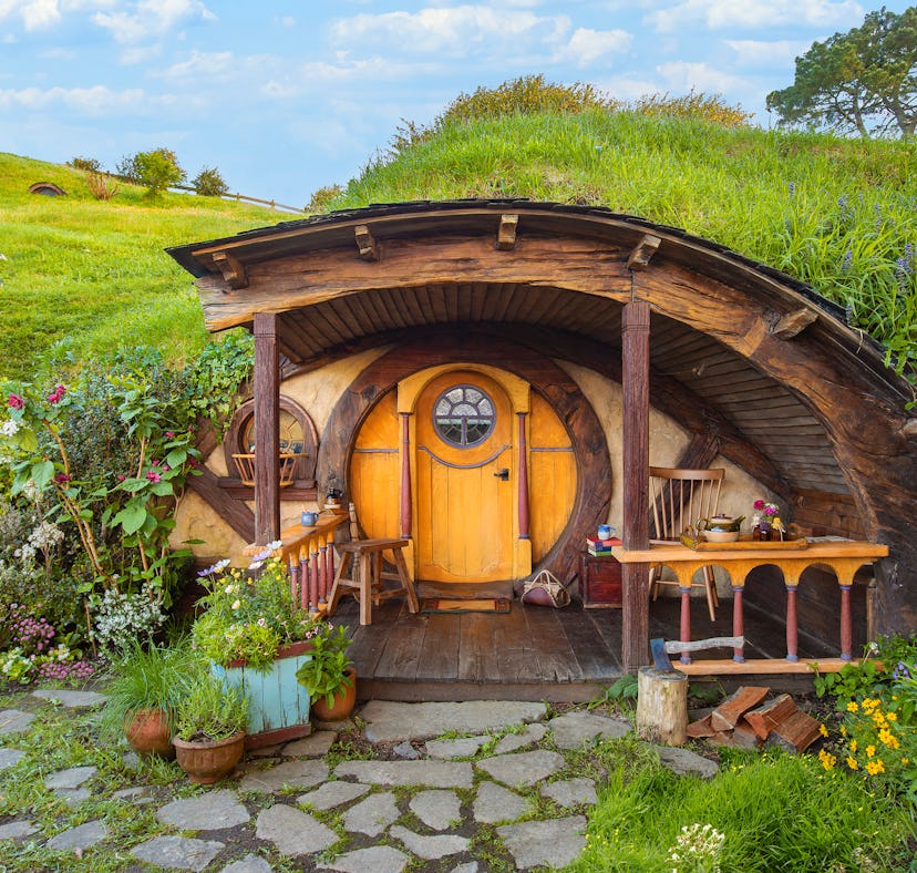 How To Book A Private Hobbithole Airbnb in New Zealand For $10, Inspired By "The Hobbit: An Unexpect...