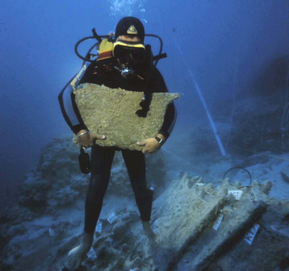 photo of diver from Uluburun shipwreck excavation