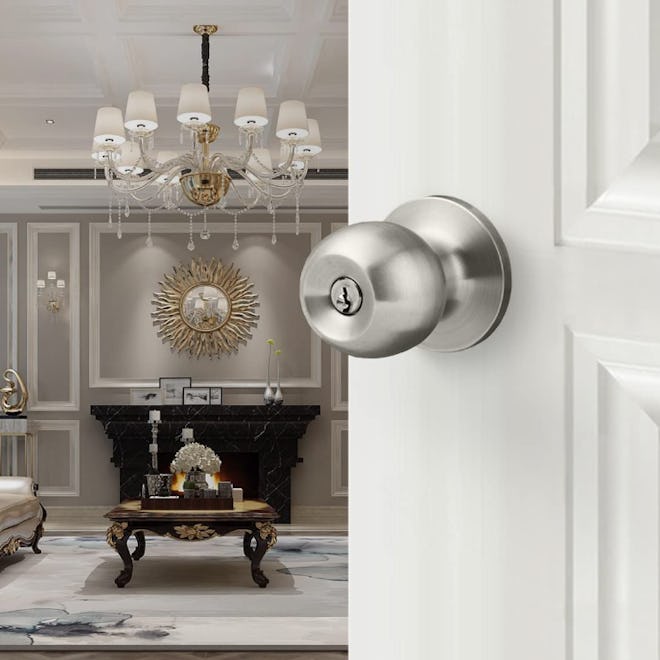 BESTTEN Keyed Entry Door Knob with Lock