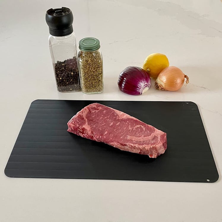 Evelots Dual Purpose Meat Defrosting/Thawing Trays (2 Pack)