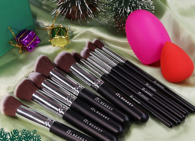 BEAKEY Makeup Brush Set (12 Pieces)