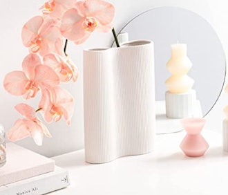 VIRTUNE Luxe Infinity White Vase