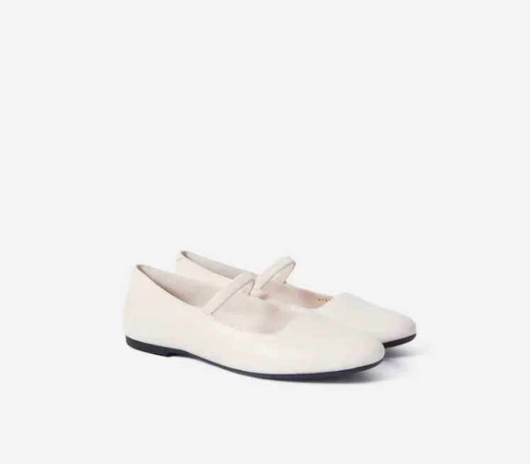 Zoë Kravitz’s Mary Jane Ballet Flats Can Be Worn Year Round