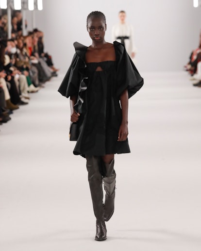 Carolina Herrera's Fall/Winter 2022 Collection Can Only Be Described As ...