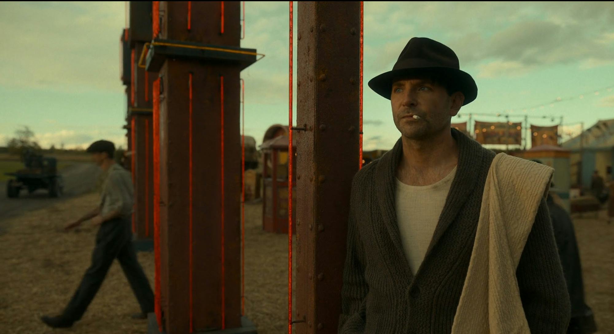 Nightmare Alley - Điều gì ẩn giấu đằng sau con hẻm ác mộng lộng lẫy đầy đen tối? 9 You need to watch the scariest noir thriller on HBO Max ASAP