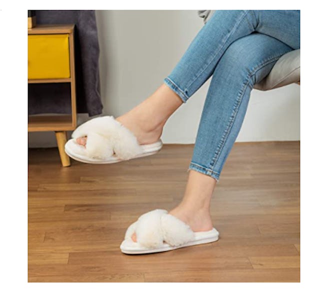 Parlovable Women's Cross Band Slippers