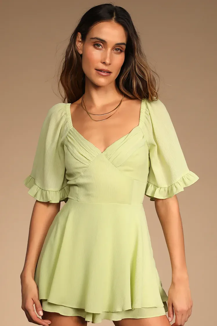 What To Wear Under Your Graduation Gown To Keep You Cool & Cute What To Wear Under Your Graduation Gown To Keep You Cool & Cute