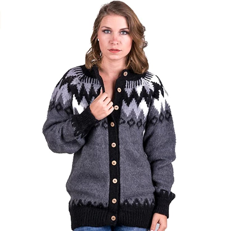 This cozy alpaca cardigan has a stylish geometric pattern. 