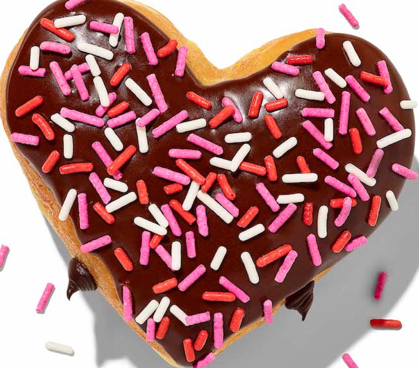 Dunkin’s Valentine’s Day 2022 donuts and drinks include brownie and mocha flavors.