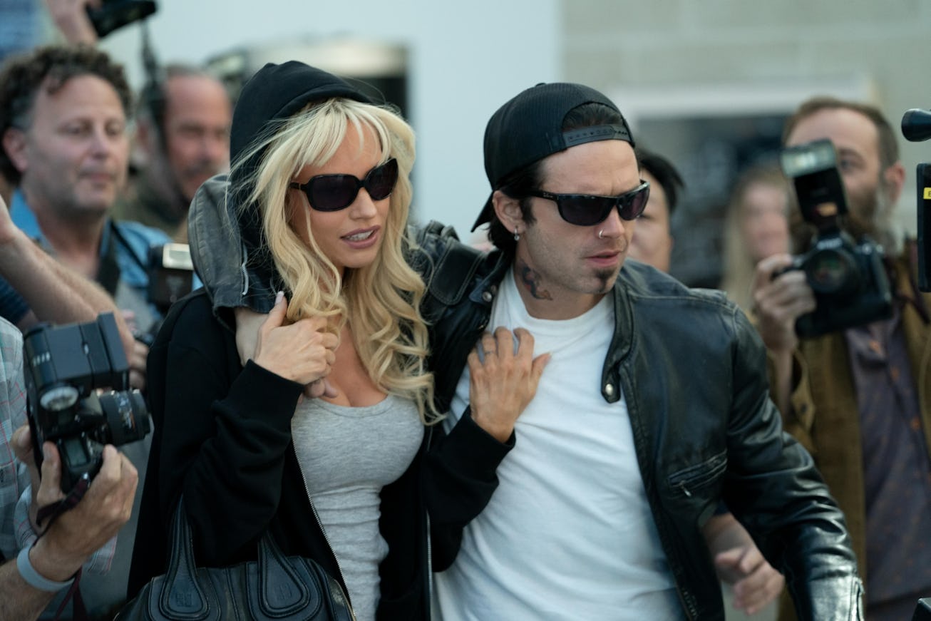 Lily James and Sebastian Stan as Pamela Anderson and Tommy Lee