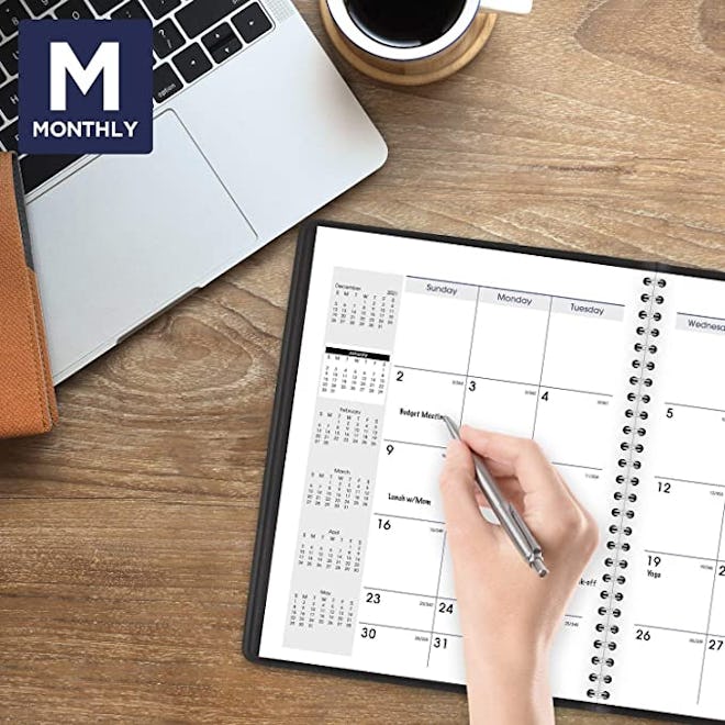 AT-A-GLANCE 2022 Monthly Planner