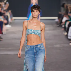 Crop to and baggy jeans