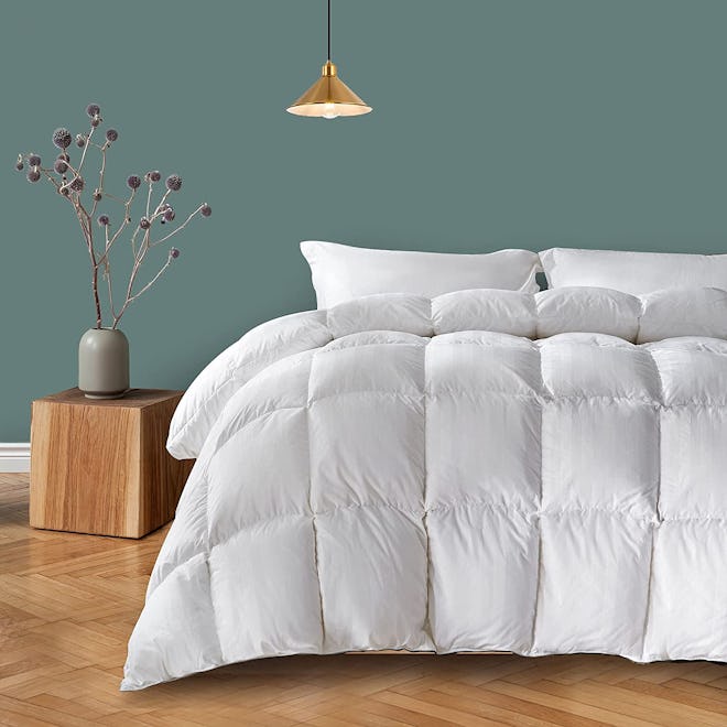 This all-season comforter is one of the best duvet inserts.