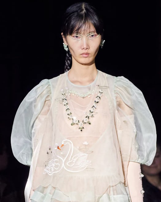 Simone Rocha AW 22 model