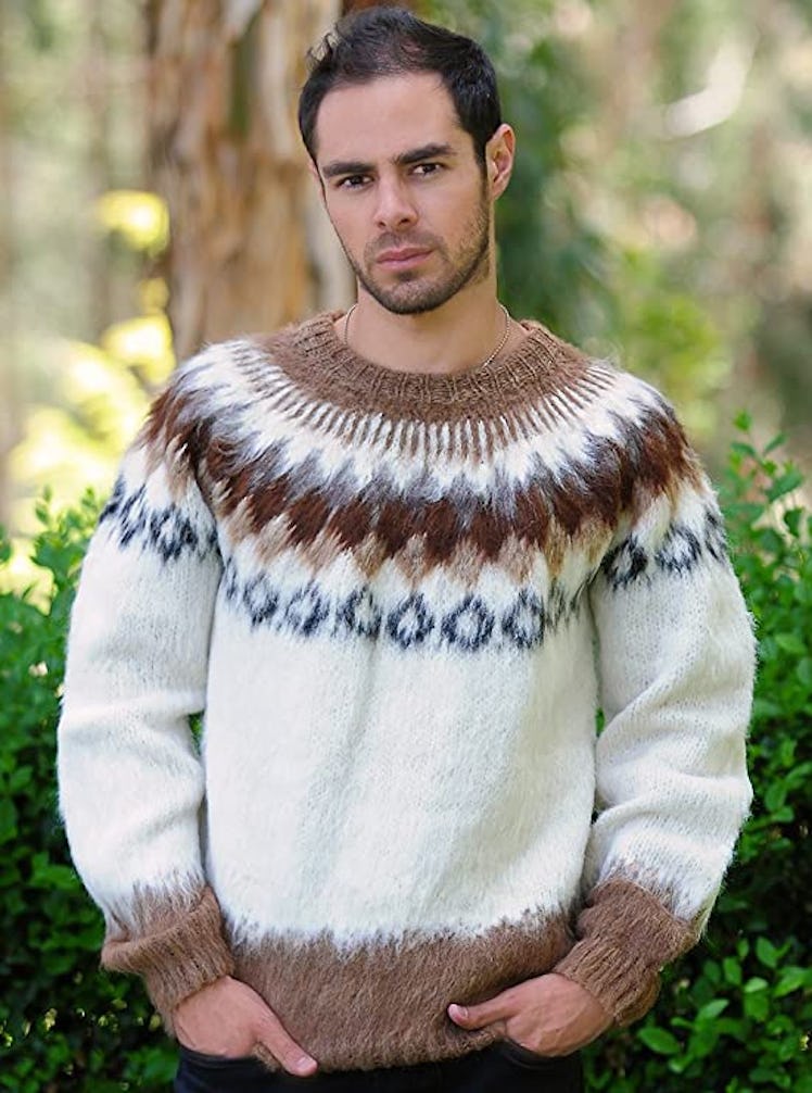 This patterned alpaca crewneck sweater feels extra soft. 