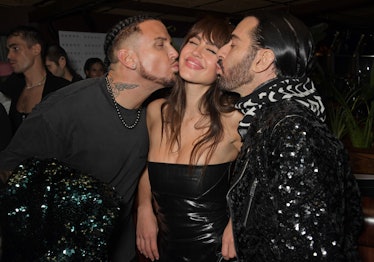  Charly Defrancesco and Marc Jacobs kissing Amelia Gray Hamlin's cheeks