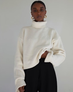 RE ONA is one of many stores like Aritzia to have on your radar. 
