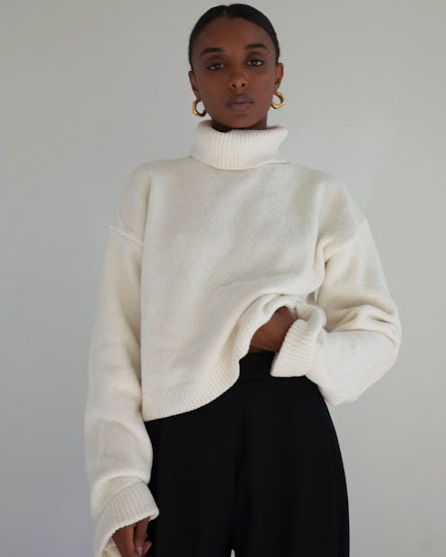 RE ONA is one of many stores like Aritzia to have on your radar.