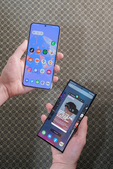 The S22+ in one hand and the Pixel 6 in the other.