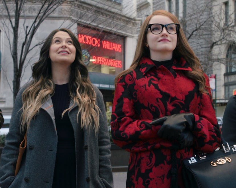 Katie Lowes as Rachel DeLoache Williams and Julia Garner as Anna Delvey.