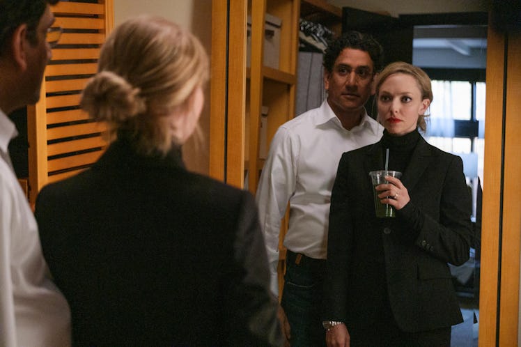 The Dropout review hulu amanda seyfried naveen andrews elizabeth holmes