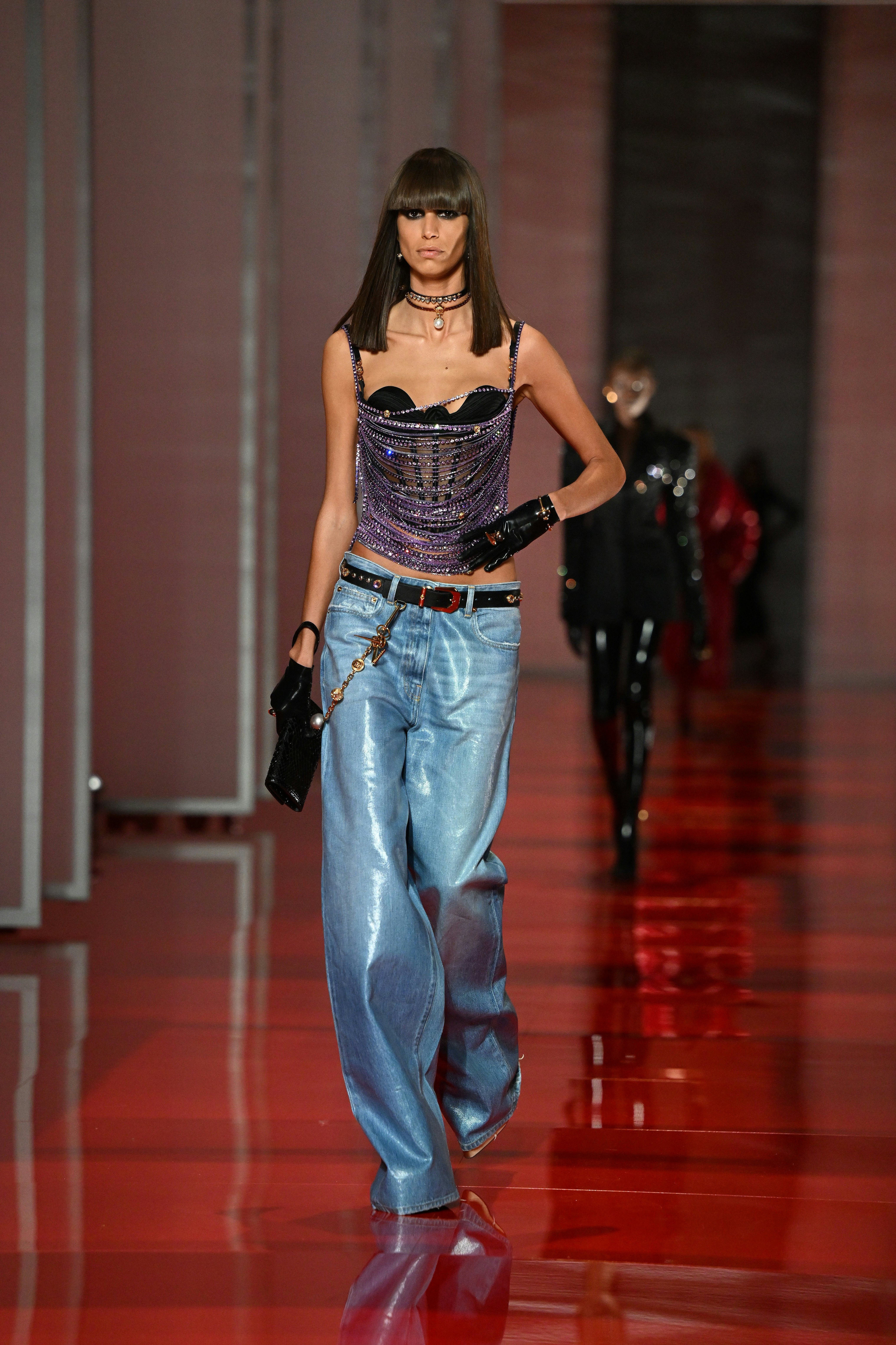 5 things to know about Versace's corseted fall-winter 2022 show