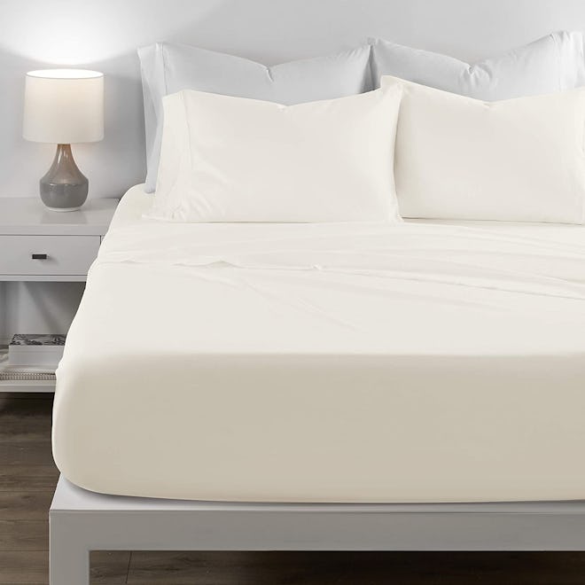 Sleep Restoration Luxury Aloe Vera Bed Sheets Set (4-Piece Set)