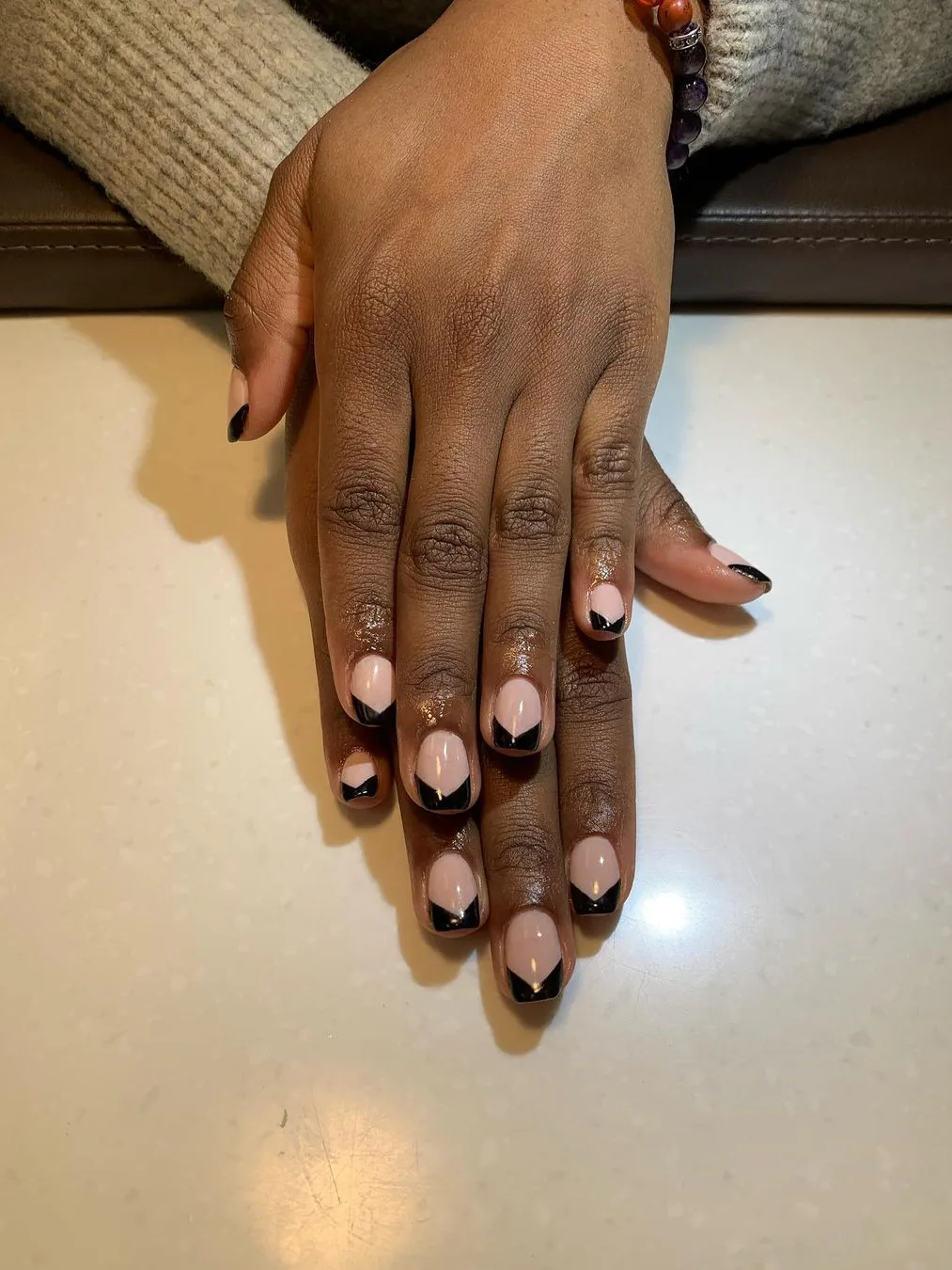 7 Black French Tip Nail Designs To Try For An Edgy Spring Manicure 7 Black French Tip Nail Designs To Try For An Edgy Spring Manicure