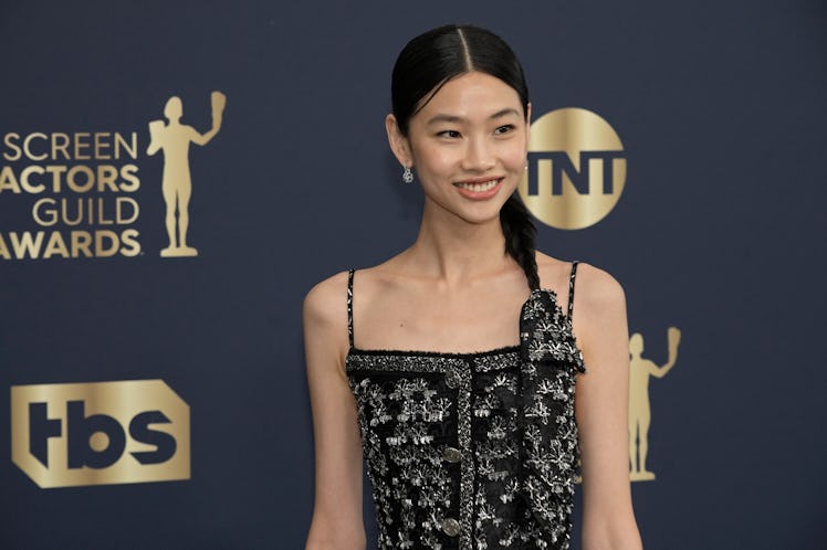 HoYeon Jung at the 2022 SAG Awards, with her culturally significant hairstyle.