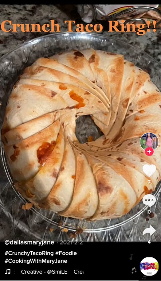 This TikToker shows how to make the crunch ring recipe on TikTok. 