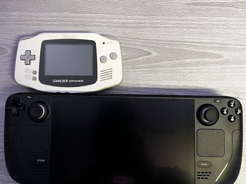 Steam Deck size comparison vs. Game Boy Advance