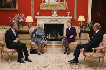 Where Does Queen Elizabeth II Live? A Guide to Her 6 Residences 12 The Queen meeting with the Irish president at Hillsborough Castle