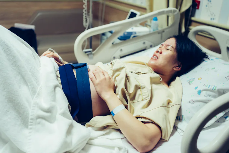 30 Supportive Texts To Send Someone In Labor