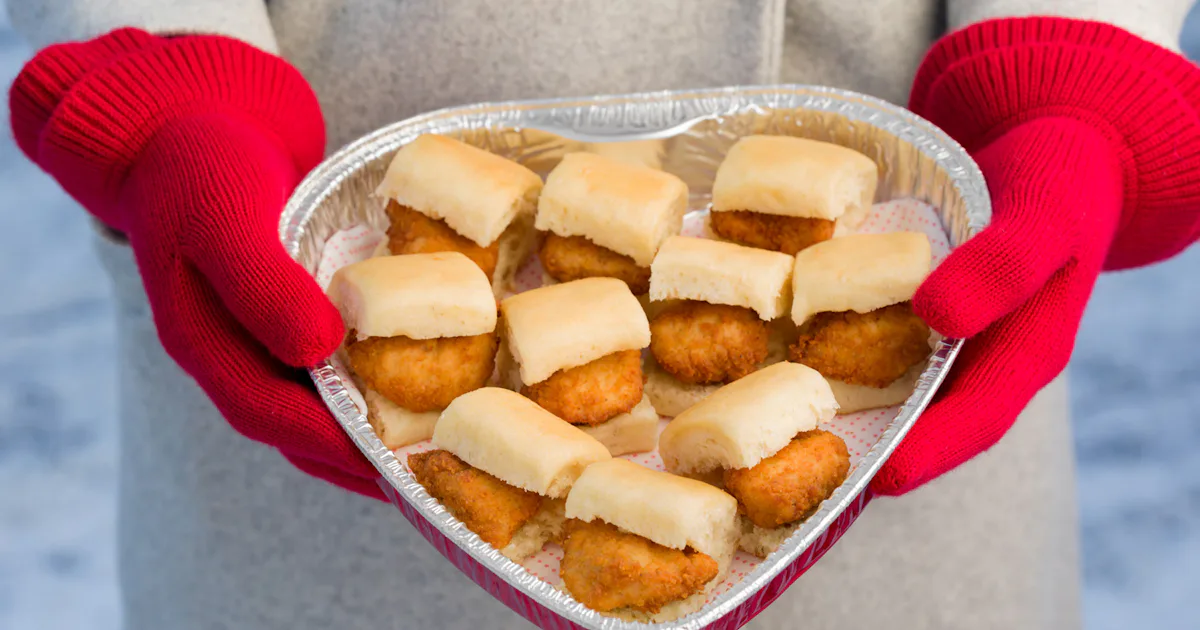 Chick-Fil-A's Heart-Shaped Nugget Tray For 2022 Is A Romantic Treat