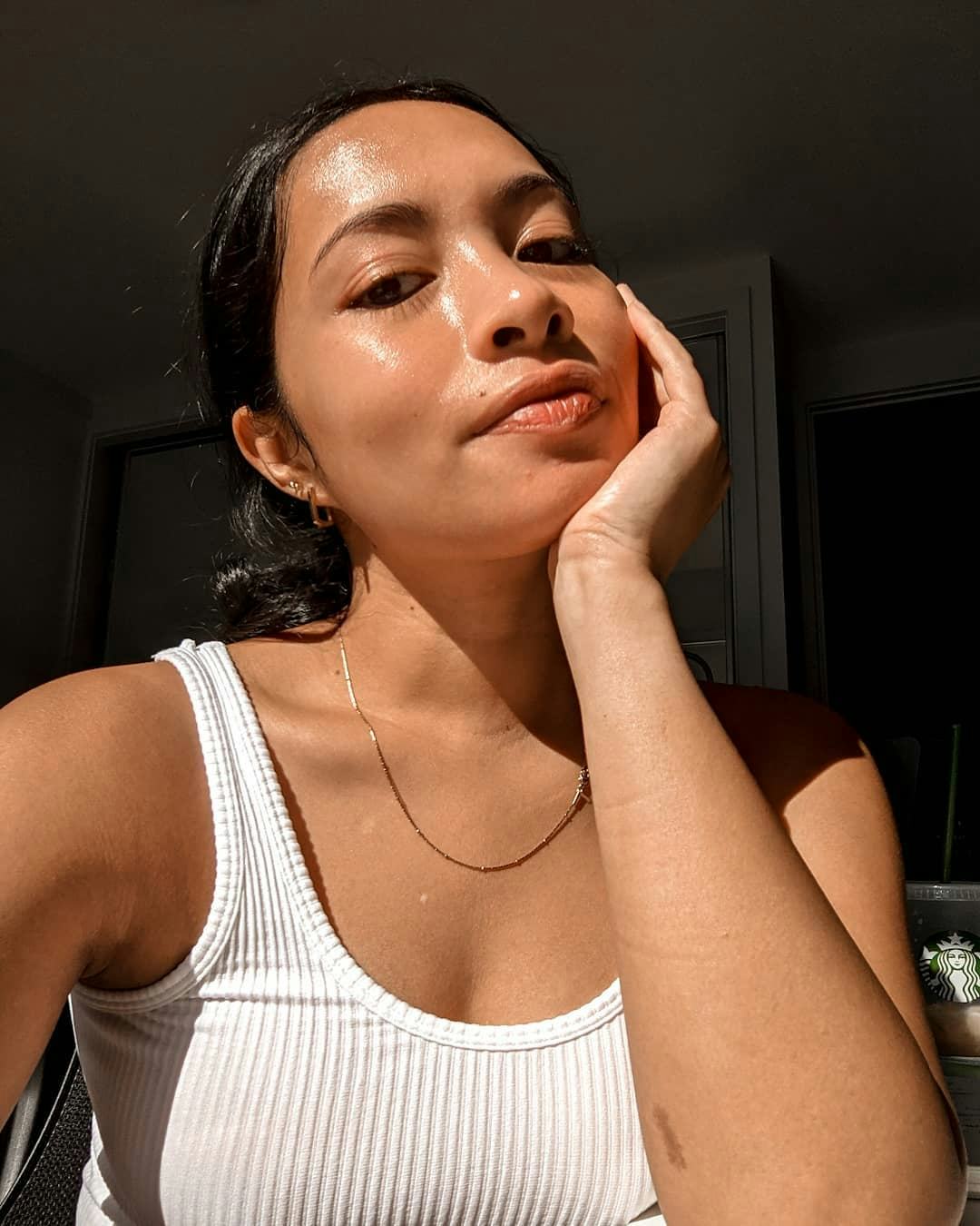 Celebrity Estheticians Swear By This  Sculpting Tool To Minimize Puffiness