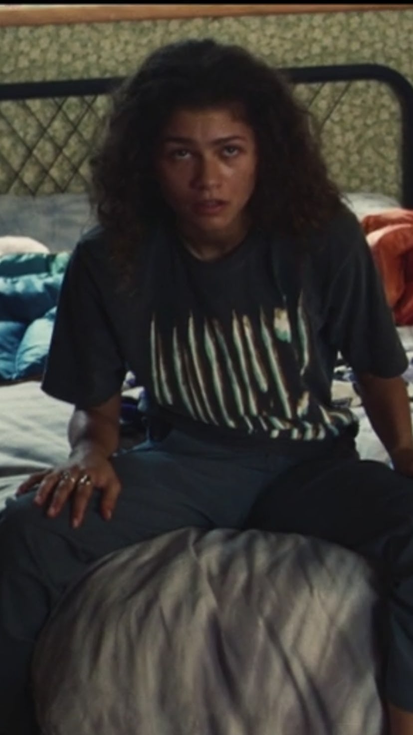 Zendaya as Rue in "Euphoria" season 2, episode 5 wearing a charcoal t-shirt.
