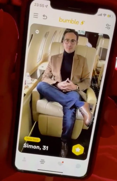 Screen shot of Bustle editor looking at a Bumble profile alleging to be 'The Tinder Swindler'