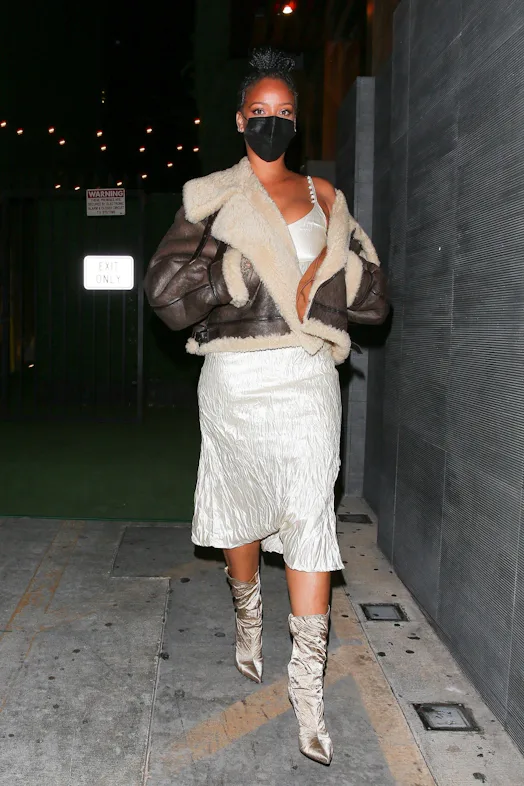 4 Types Of Coats To Wear With Dresses That Don't Ruin The Outfit 4 Types Of Coats To Wear With Dresses That Don't Ruin The Outfit