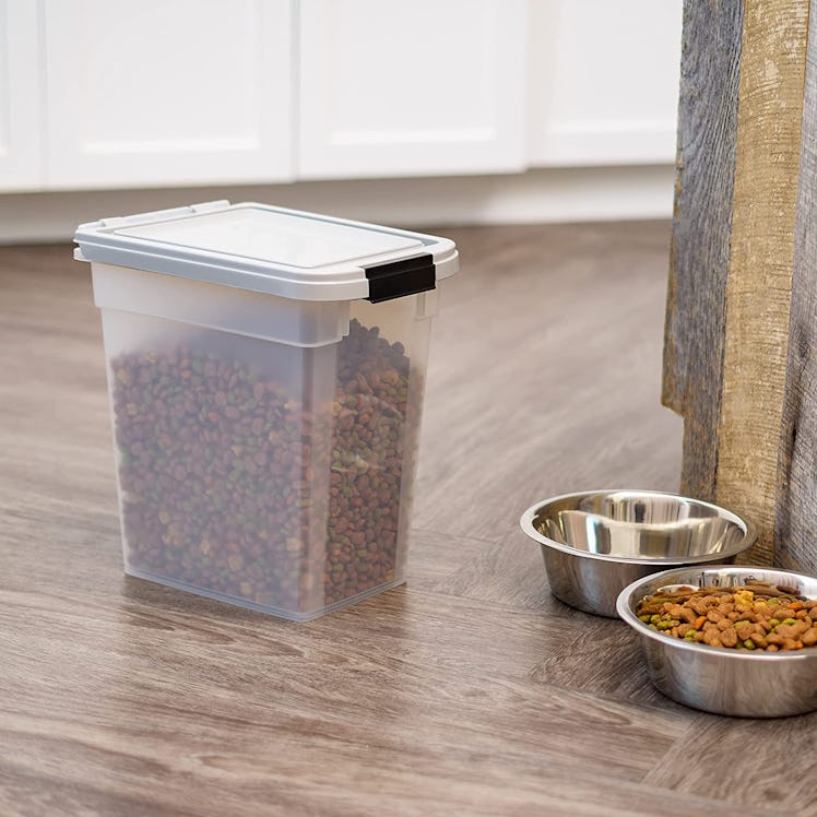 IRIS USA Airtight Pet Food Storage Container
