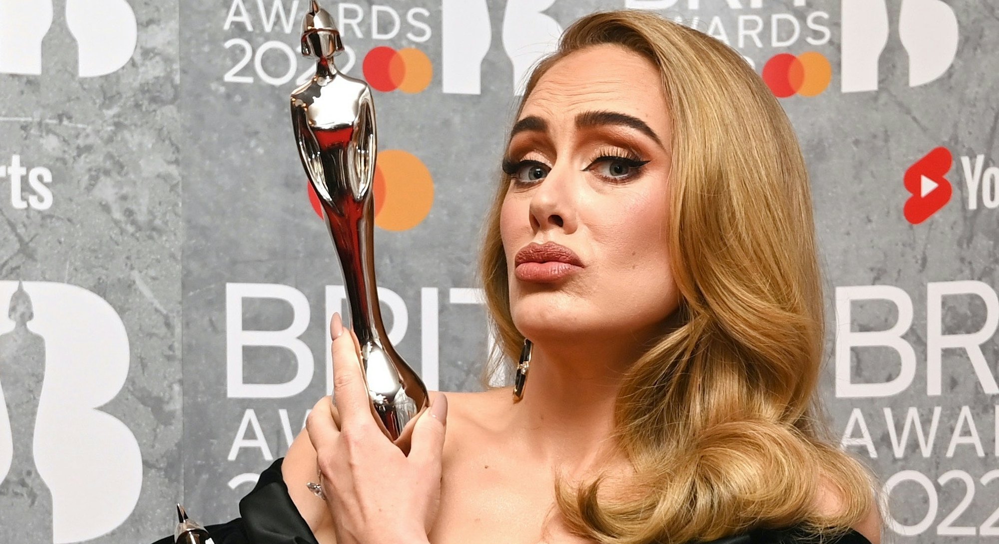 Adele at the 2022 BRITs