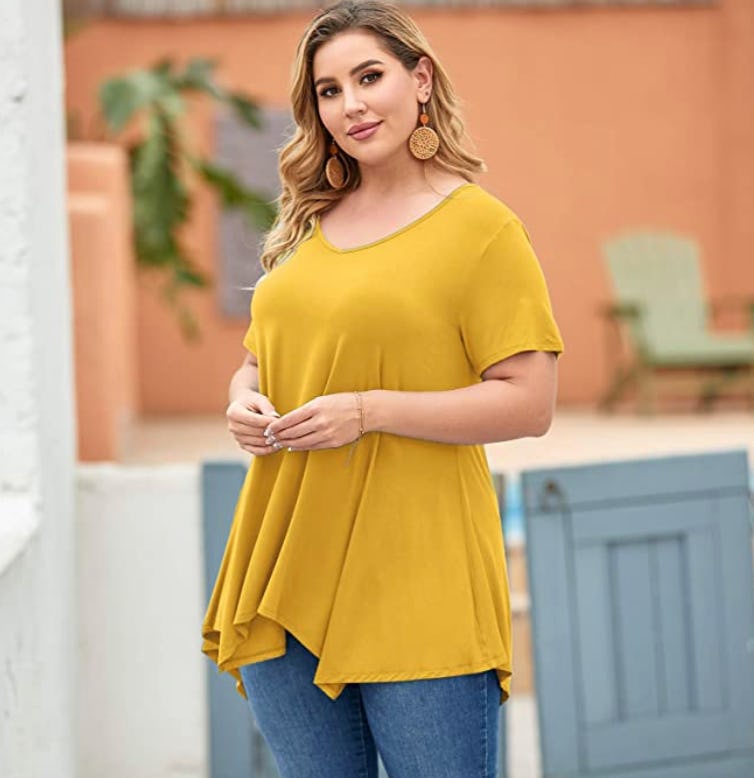 LARACE V-Neck T-Shirt