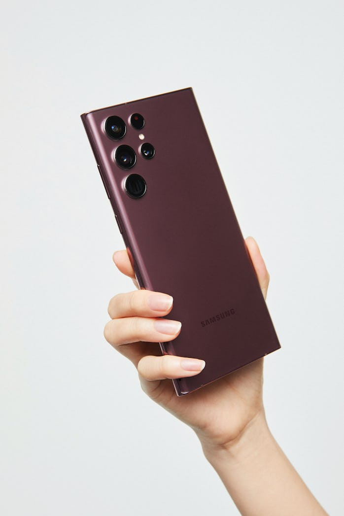 The Galaxy S22 Ultra's strange eye-like camera array