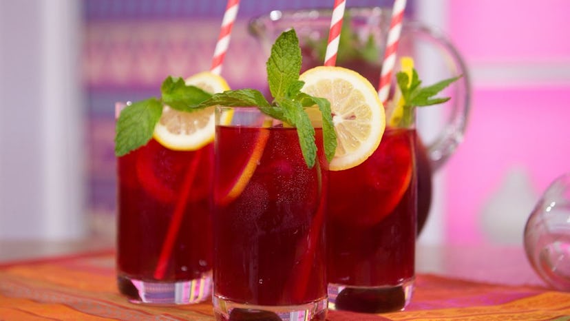 Valentine's Day drinks that are alcohol-free.