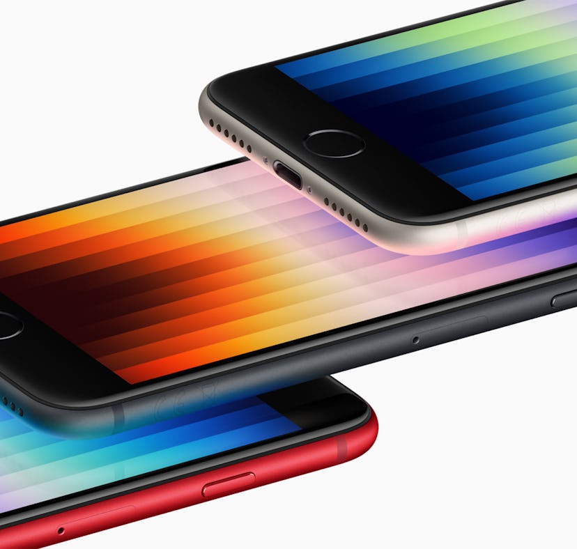 Does the iPhone SE 3 have wireless charging? Here's what you need to know.