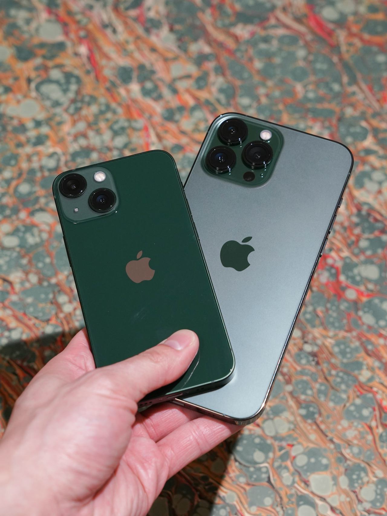 We Got The Green Iphone 13 Pro Max And Iphone 13 Mini Early We Got The Green Iphone 13 Pro Max And Iphone 13 Mini Early
