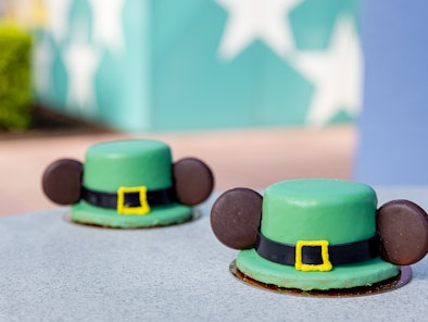 Disney St Patrick's Day 2022 menu includes Mickey Mouse cupcakes.