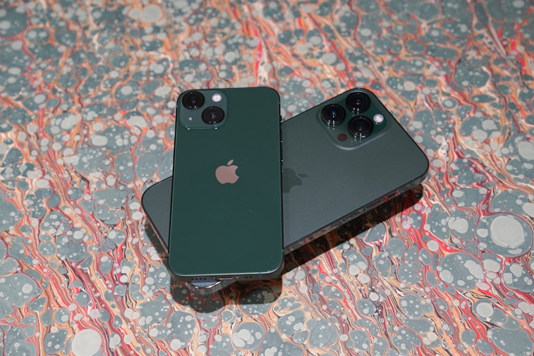 Green iphone 13 iPhone 13
